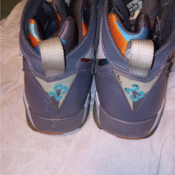 Men Jordan sneakers - Picture 4 of 6